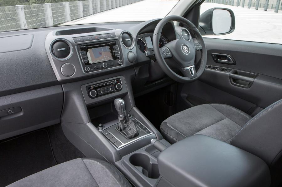  Volkswagen Amarok Dark Label 2014 года  (UK) (фото 3 из 4)